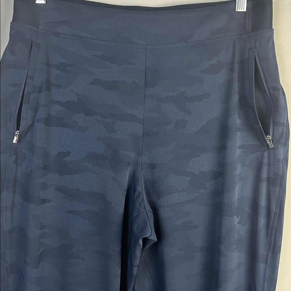 FA23 Athleta Brooklyn Heights Joggers Dress Blue Camo Travel Athleisure Pant 12 - Picture 10 of 16